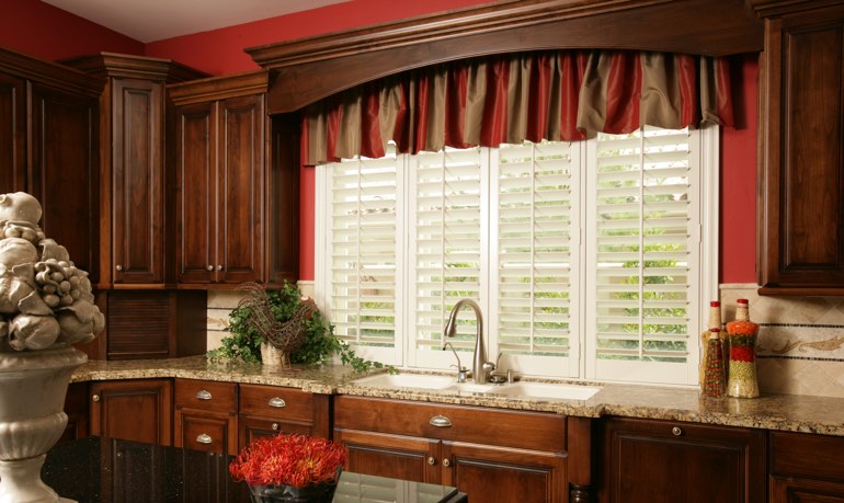 Chicago kitchen shutter and cornice valance